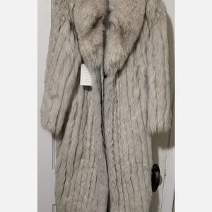 - Luxurious Real Silver Fox Fur Coat small. Vintage